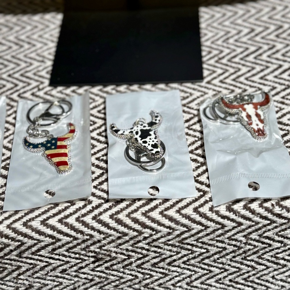 ❤️Buy Now❤️Western Bull Skull Enamel Bag Charm / Keychain - Picture 13 of 16
